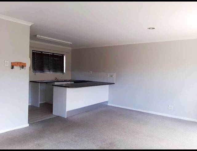2 BEDROOM TOWNHOUSE RENTED IN CHARLO